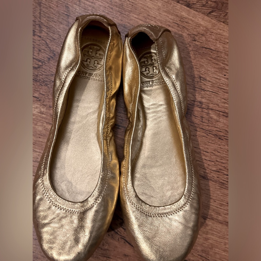 Tory Burch metallic gold size 8
